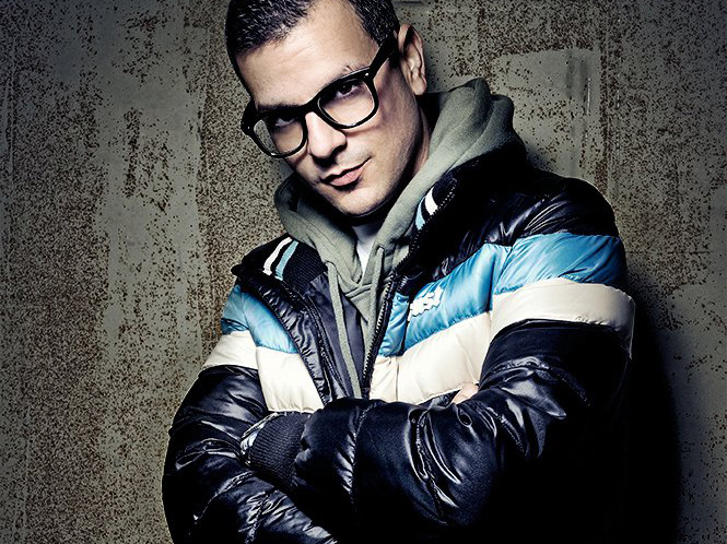 Dieses Bild hat ein leeres Alt-Attribut. Der Dateiname ist DJ_angel_O.jpg