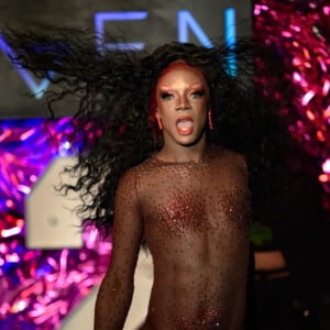 Sasha Glam Mayhem März25-39