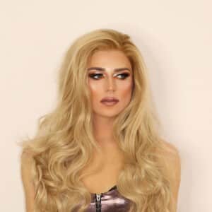 Victoria Bacon Foto 06.25